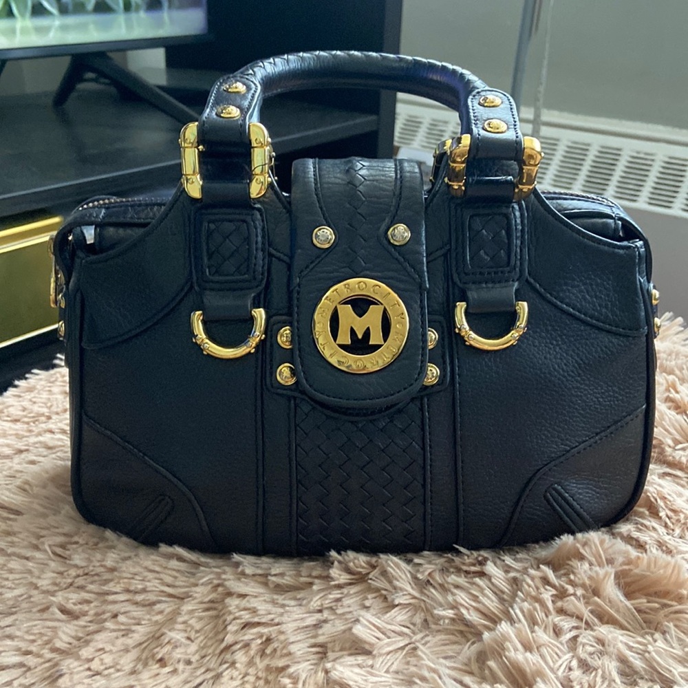 Metro city black color small bag